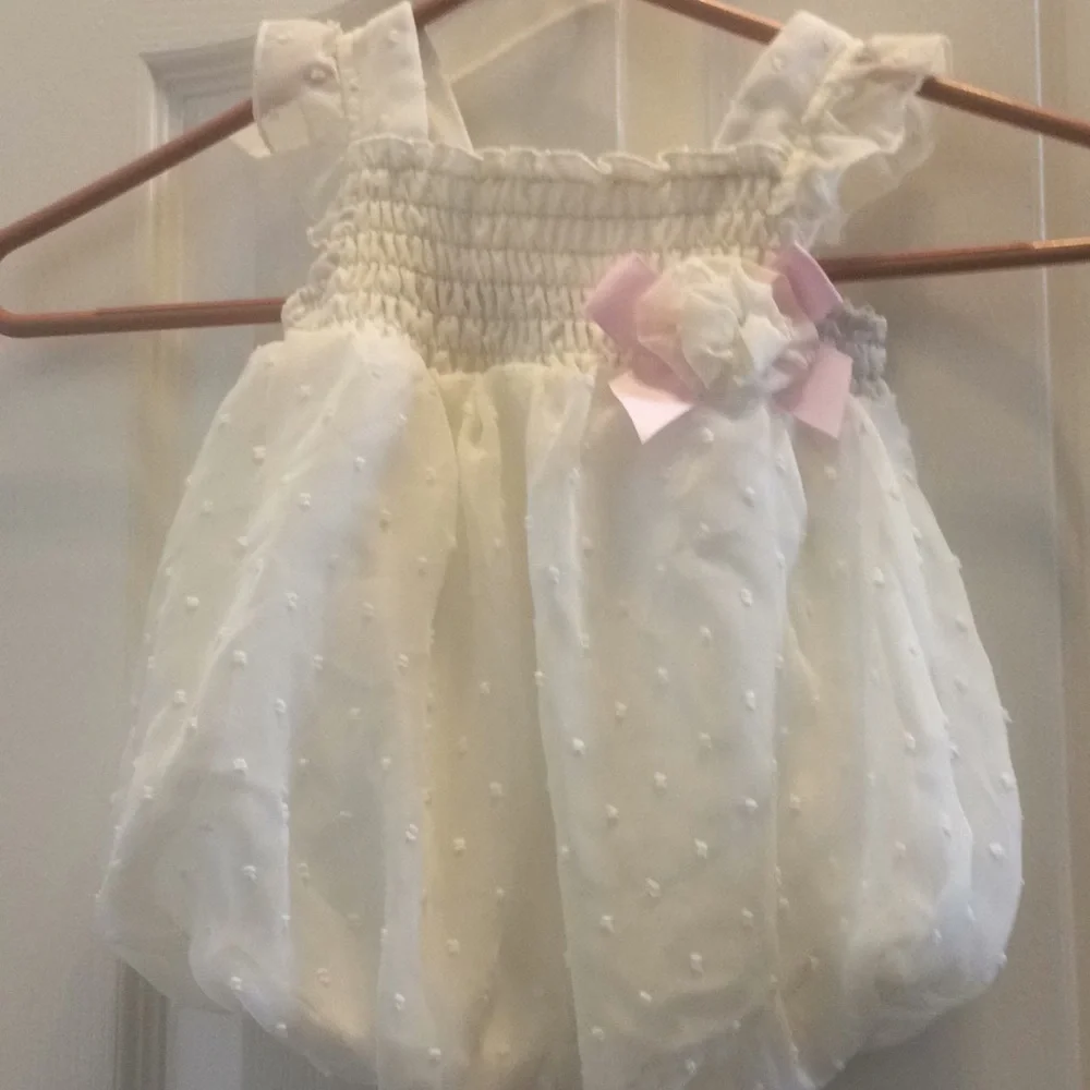 FINAL MARKDOWN girls snap crotch romper 6 months